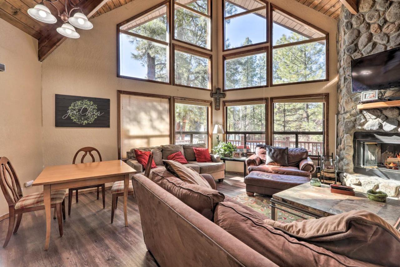 Munds Park Cabin With Fire Pit And Wraparound Porch! エクステリア 写真