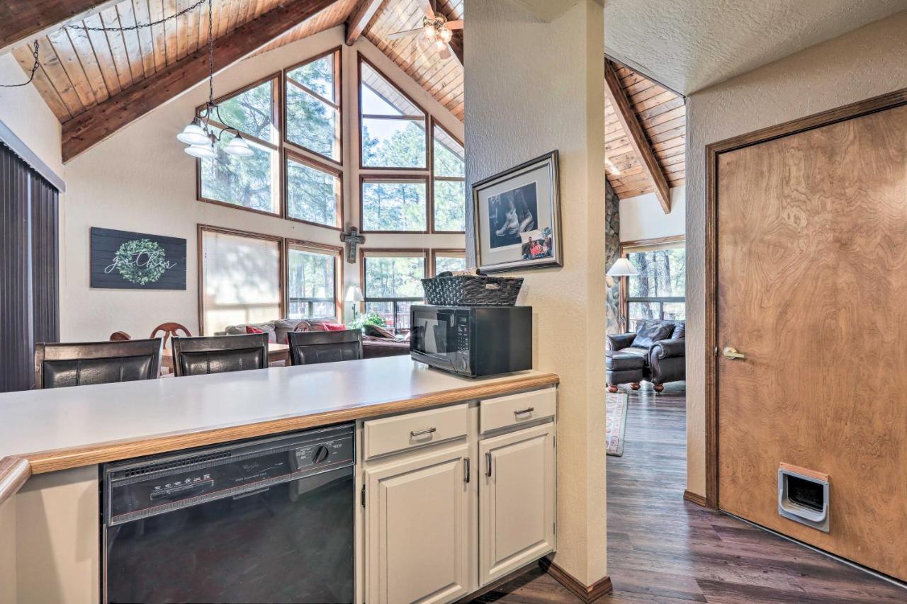 Munds Park Cabin With Fire Pit And Wraparound Porch! エクステリア 写真