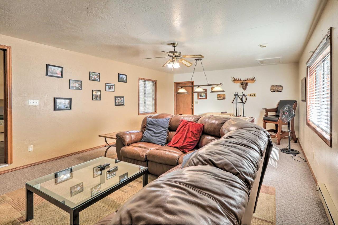 Munds Park Cabin With Fire Pit And Wraparound Porch! エクステリア 写真