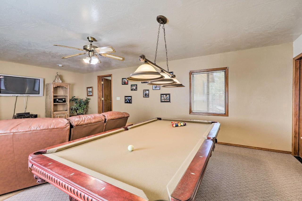 Munds Park Cabin With Fire Pit And Wraparound Porch! エクステリア 写真