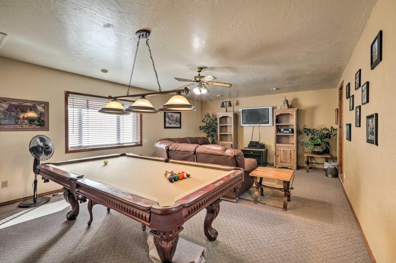 Munds Park Cabin With Fire Pit And Wraparound Porch! エクステリア 写真