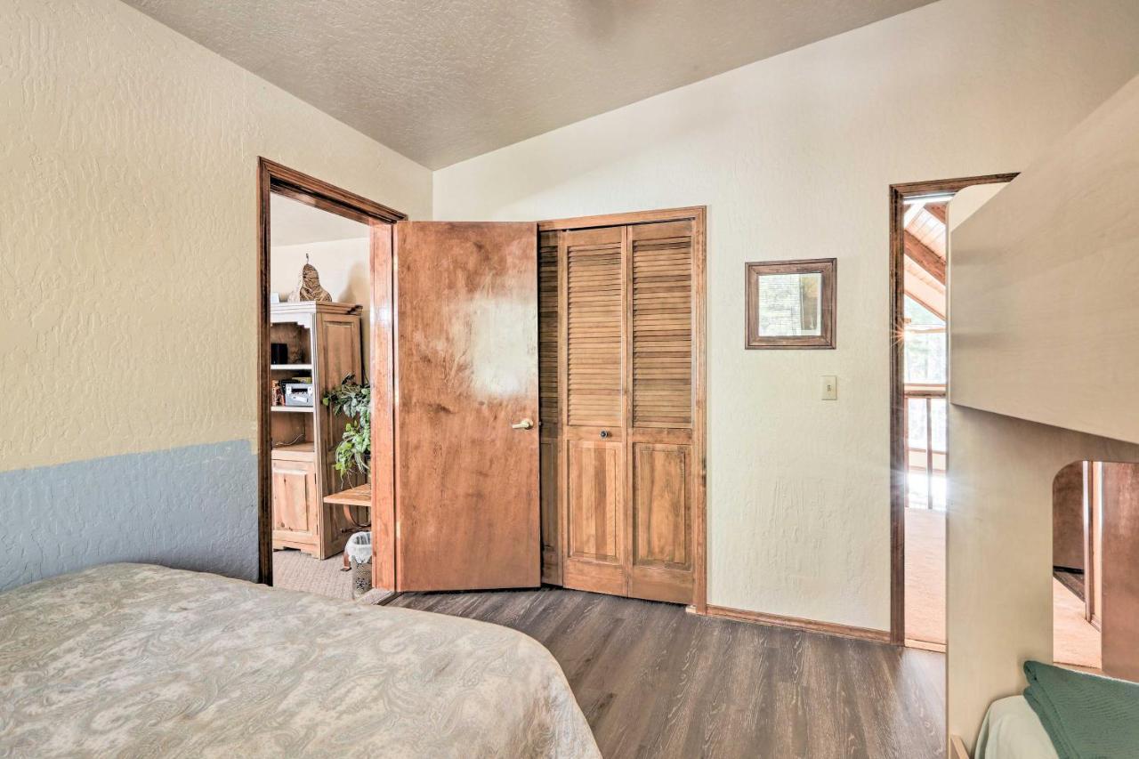 Munds Park Cabin With Fire Pit And Wraparound Porch! エクステリア 写真