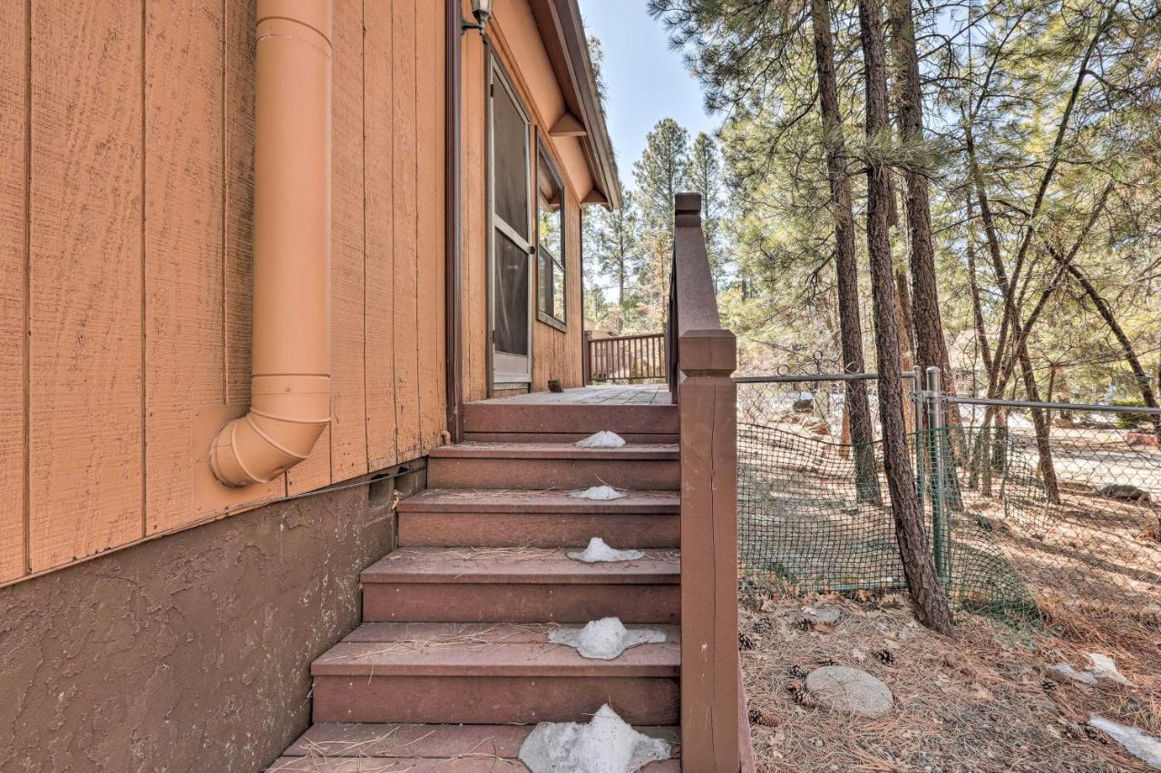 Munds Park Cabin With Fire Pit And Wraparound Porch! エクステリア 写真